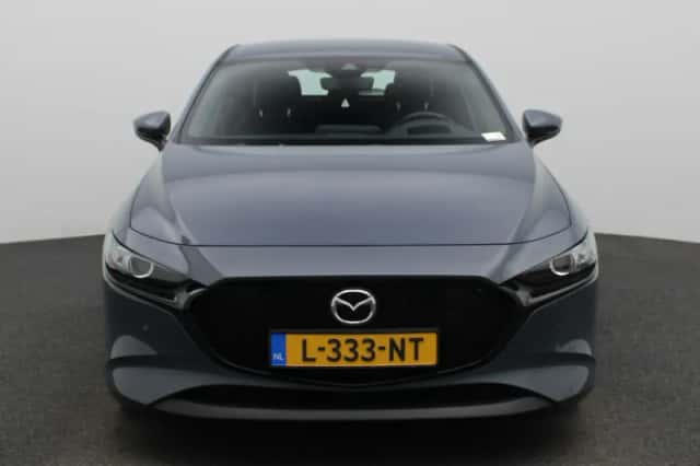Mazda 3 (2021) thumbnail 5