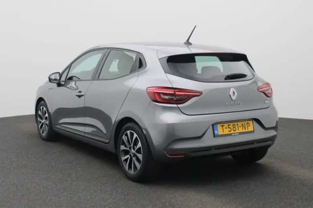 Renault Clio (2023) thumbnail 4
