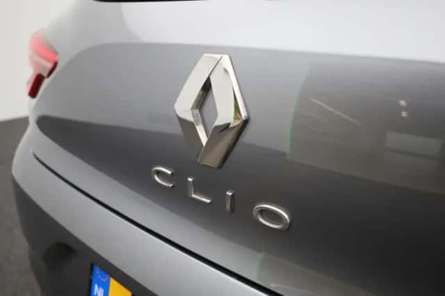 Renault Clio (2023) thumbnail 32