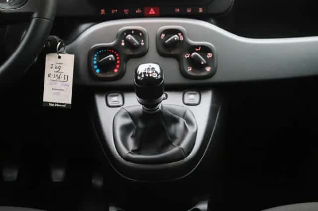 Fiat Panda (2022) thumbnail 11