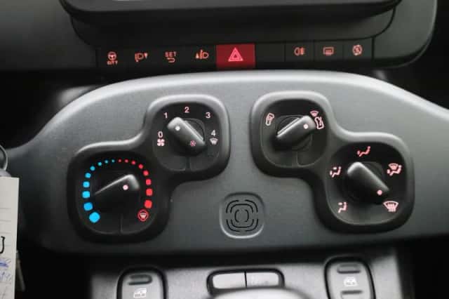 Fiat Panda (2022) thumbnail 18