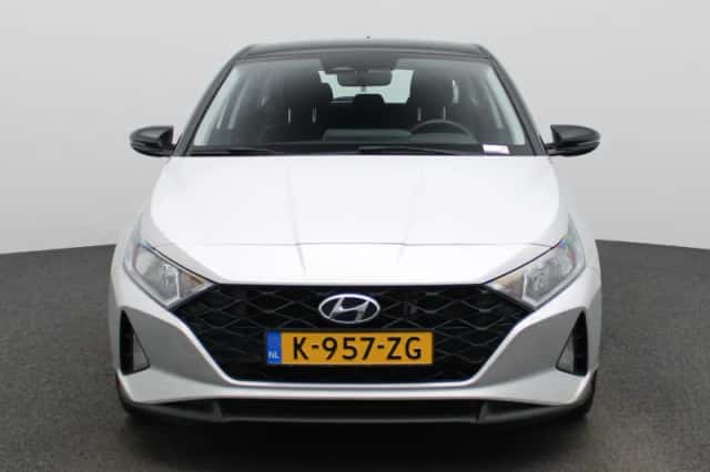 Hyundai i20 (2021) thumbnail 3