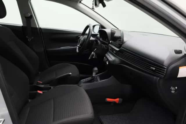 Hyundai i20 (2021) thumbnail 32