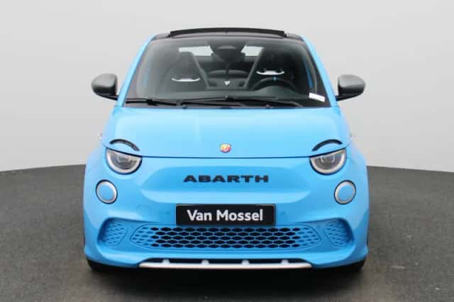 Fiat 500C (2023) thumbnail 5