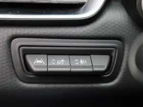 Renault Clio thumbnail 24