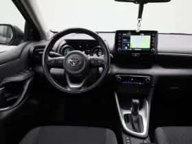 Toyota Yaris (2021) thumbnail 3