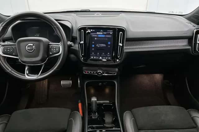 Volvo XC40 (2020) thumbnail 3