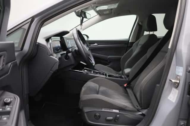 Volkswagen Golf (2023) thumbnail 12