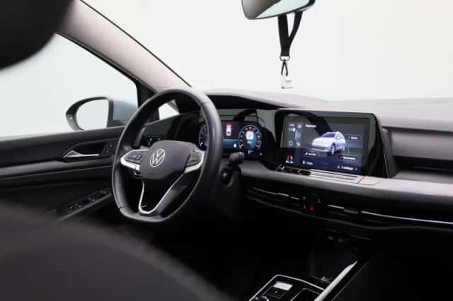 Volkswagen Golf (2023) thumbnail 34