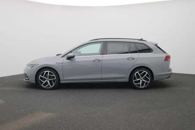Volkswagen Golf (2023) thumbnail 6