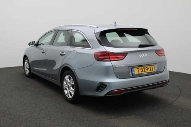 Kia Ceed Sportswagon (2023) thumbnail 3