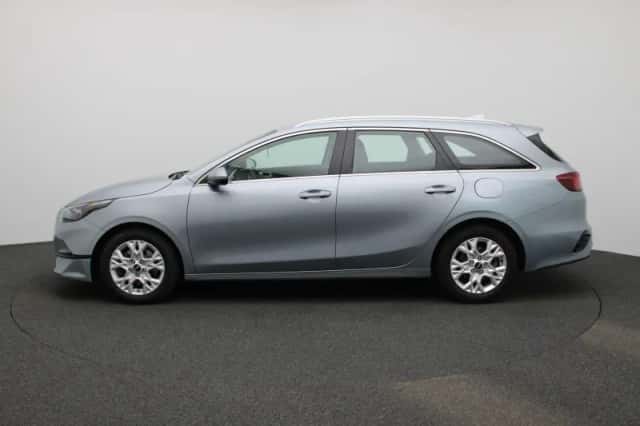 Kia Ceed Sportswagon (2023) thumbnail 5