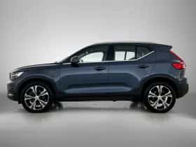 Volvo XC40 thumbnail 3