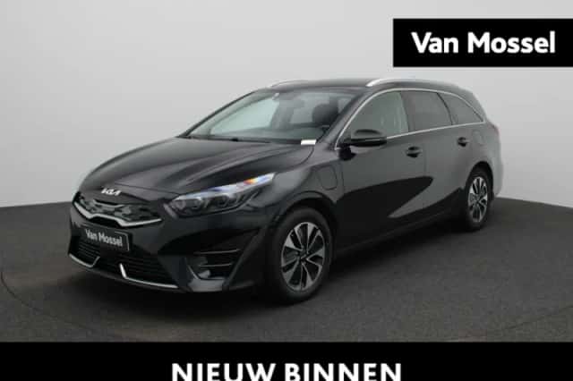 Kia Ceed Sportswagon (2023) thumbnail 1