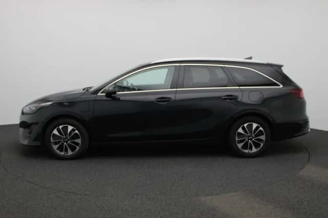 Kia Ceed Sportswagon (2023) thumbnail 6
