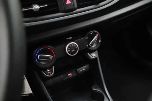Kia Picanto (2022) thumbnail 15