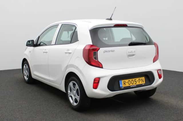 Kia Picanto (2022) thumbnail 3