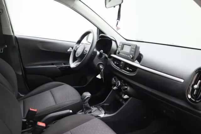 Kia Picanto (2022) thumbnail 24