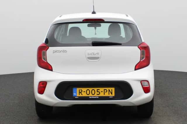 Kia Picanto (2022) thumbnail 6