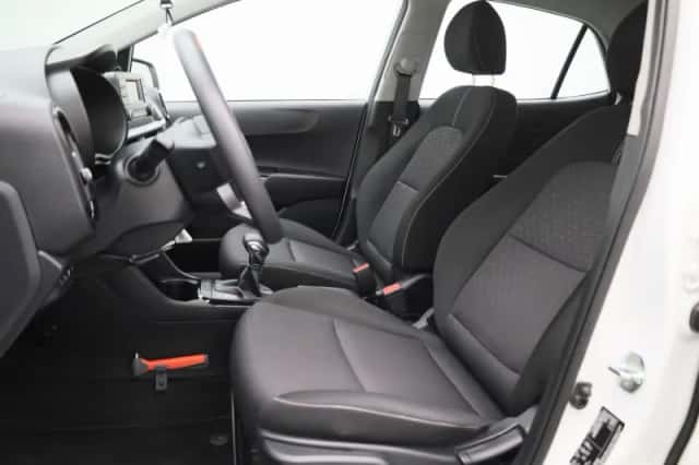 Kia Picanto (2022) thumbnail 8