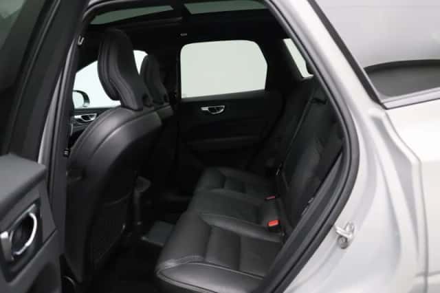 Volvo XC60 (2022) thumbnail 11