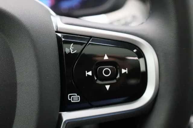 Volvo XC60 (2022) thumbnail 21