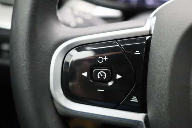 Volvo XC60 (2022) thumbnail 22