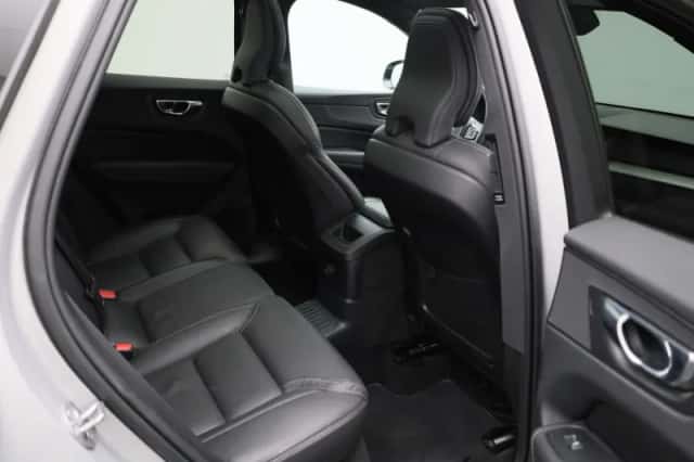 Volvo XC60 (2022) thumbnail 30