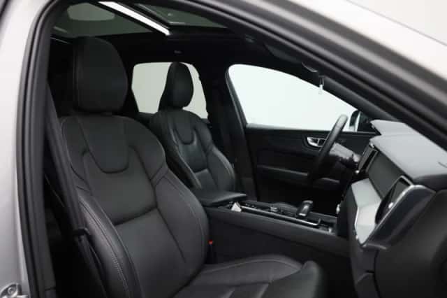 Volvo XC60 (2022) thumbnail 31