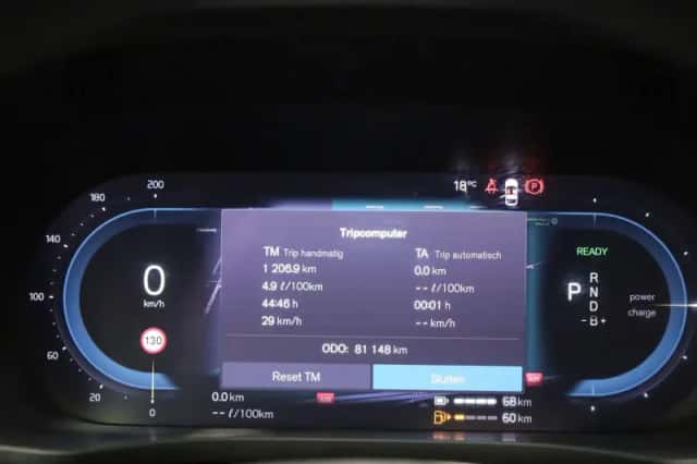 Volvo XC60 (2022) thumbnail 9