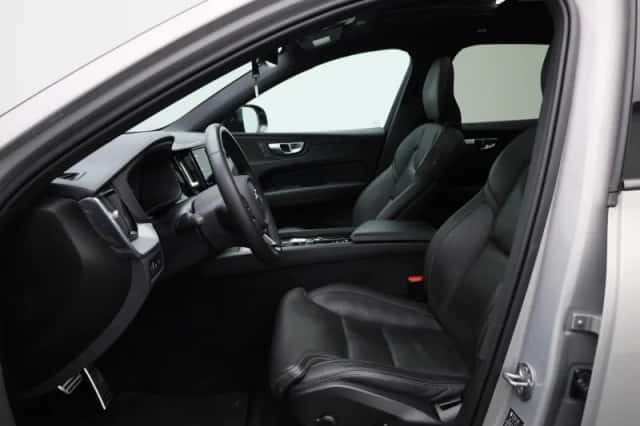 Volvo XC60 (2022) thumbnail 10