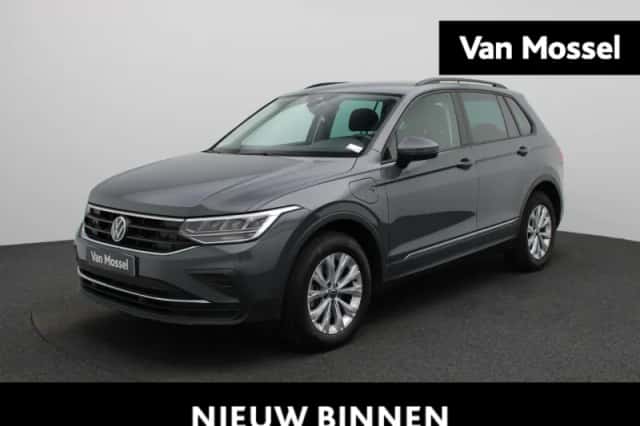 Volkswagen Tiguan (2022) thumbnail 1