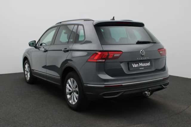 Volkswagen Tiguan (2022) thumbnail 3