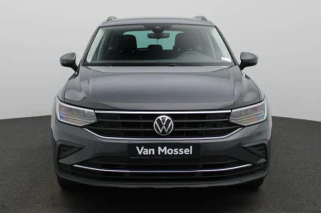 Volkswagen Tiguan (2022) thumbnail 4