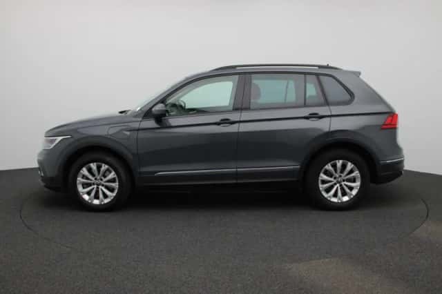 Volkswagen Tiguan (2022) thumbnail 5