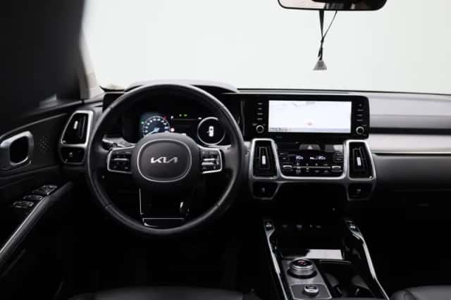 Kia Sorento (2023) thumbnail 3