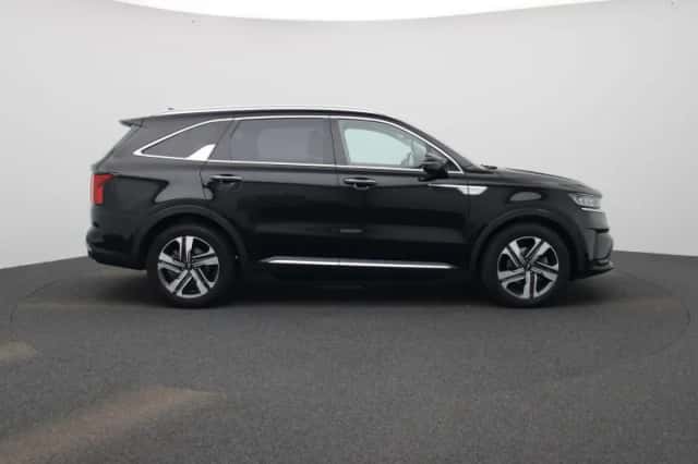 Kia Sorento (2023) thumbnail 8