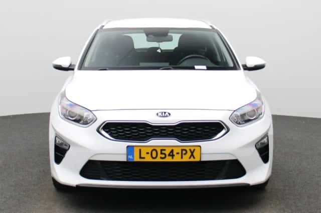 Kia Ceed Sportswagon (2021) thumbnail 4