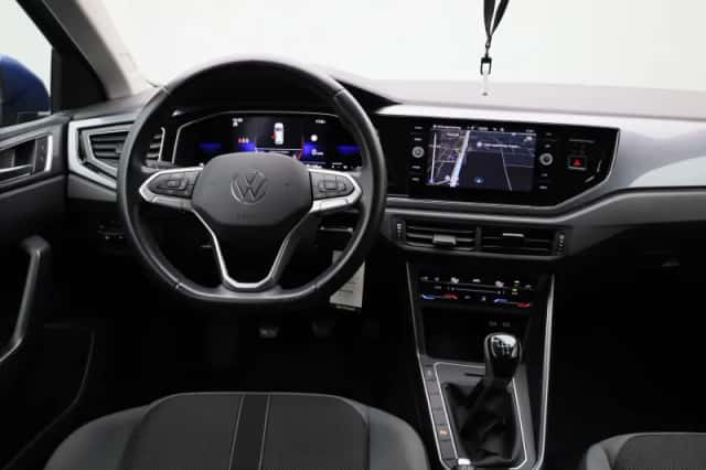 Volkswagen Polo (2022) thumbnail 3