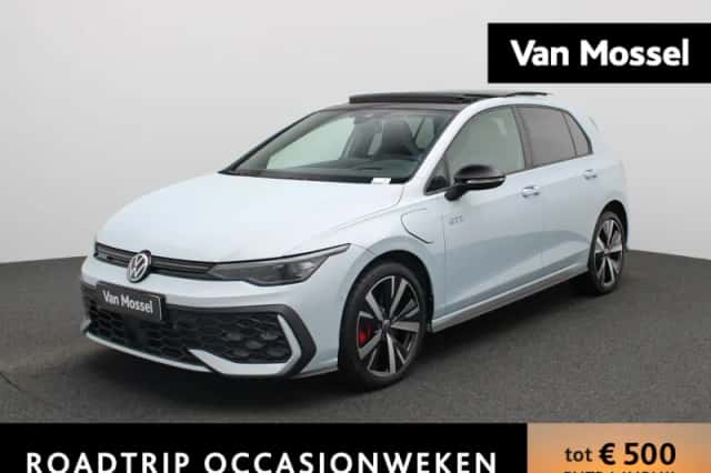 Volkswagen Golf (2024) thumbnail 1