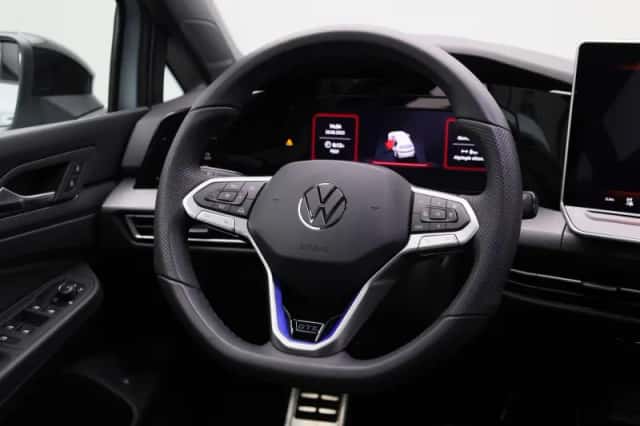 Volkswagen Golf (2024) thumbnail 11