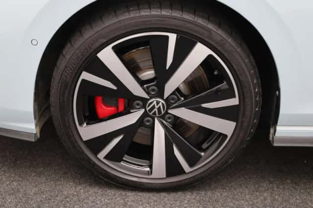 Volkswagen Golf (2024) thumbnail 15