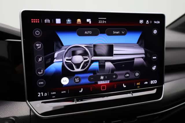 Volkswagen Golf (2024) thumbnail 25