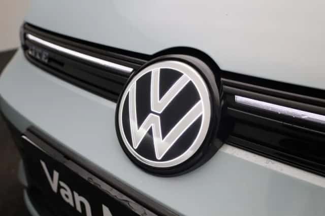 Volkswagen Golf (2024) thumbnail 42