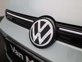 Volkswagen Golf (2024) thumbnail 42