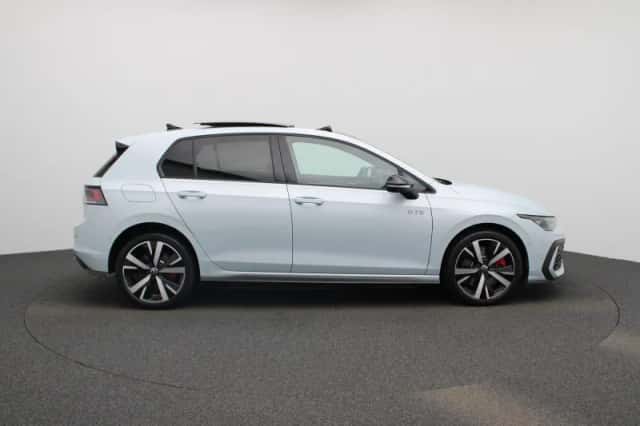 Volkswagen Golf (2024) thumbnail 8