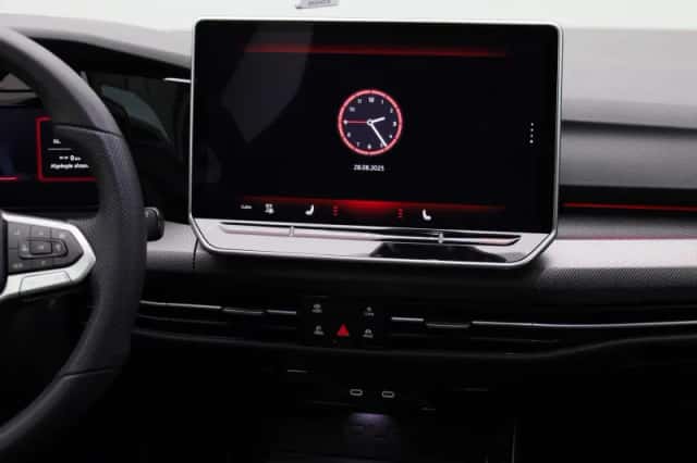 Volkswagen Golf (2024) thumbnail 9