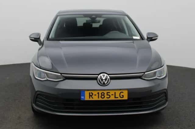 Volkswagen Golf (2022) thumbnail 3