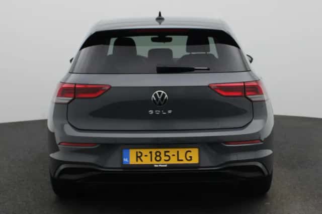 Volkswagen Golf (2022) thumbnail 5