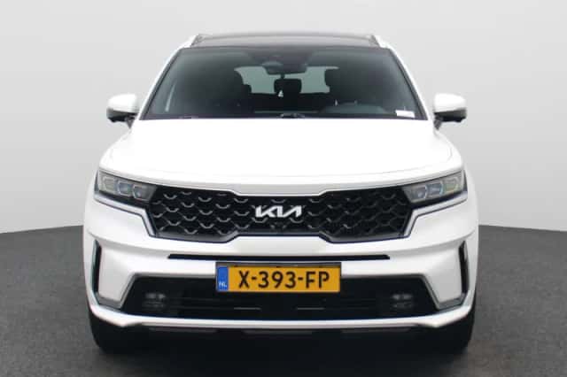 Kia Sorento (2023) thumbnail 3